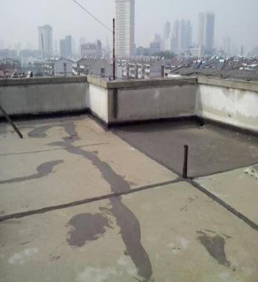 张北漏水维修 楼顶漏水是什么原因，楼顶漏水维修方法是什么?